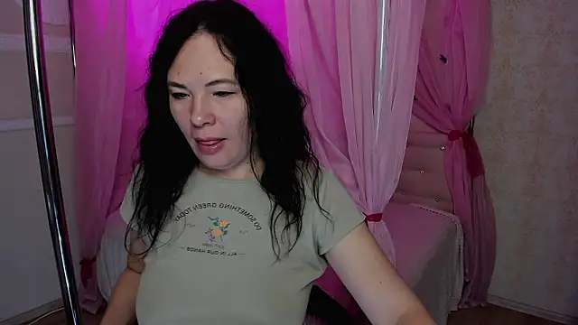 VictoriaSecretXO online show from March 22, 3:43 am