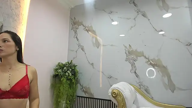 Gigi cutte  online show from April 7, 12:05 pm