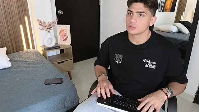 MrAdonis  online show from March 25, 7:31 pm