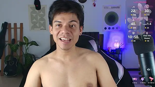 Snapshot of Kain_davee chatting on March 22, 1:42 am Kain davee online show from March 22, 1:42 am