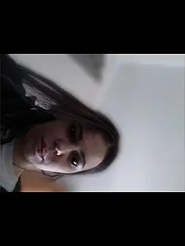 SaraRoushen online show from March 10, 11:15 am