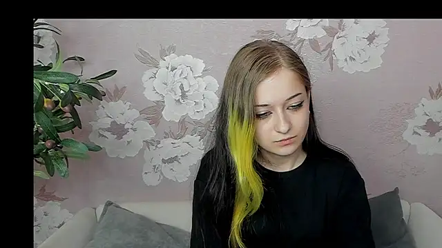 KarriePinilla online show from March 7, 11:18 am