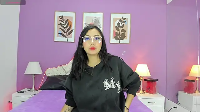 YayaQueen online show from June 6, 12:21 pm