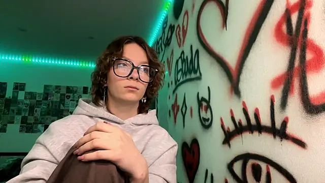 Snapshot of Hellawaisner chatting on March 8, 7:28 pm Hellawaisner online show from March 8, 7:28 pm