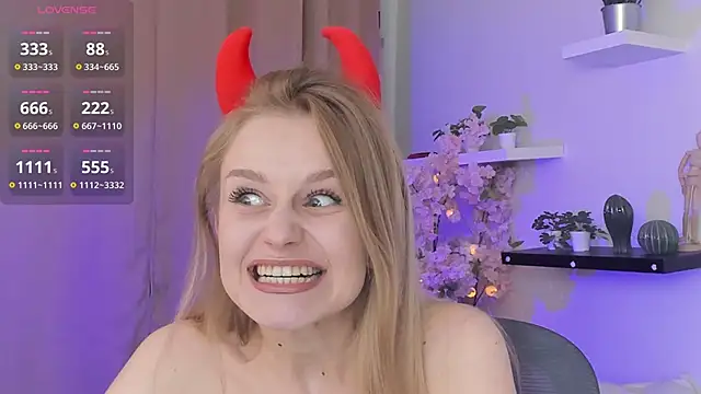 Mickey Milk online show from March 30, 6:31 pm