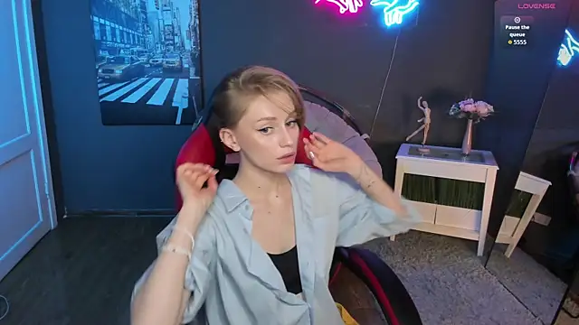 Mickey Milk online show from April 21, 2:12 pm