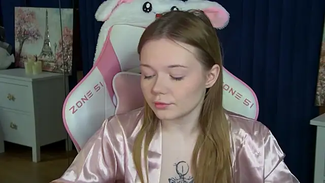 ElinaVale online show from April 29, 5:30 pm