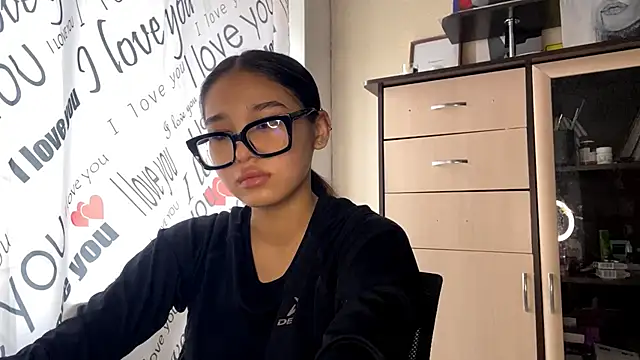 CatherineForbes online show from March 27, 8:20 am