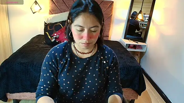 Amanda Fox   online show from April 1, 7:55 pm