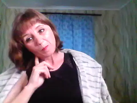 Alisaprice077 online show from April 19, 7:29 am