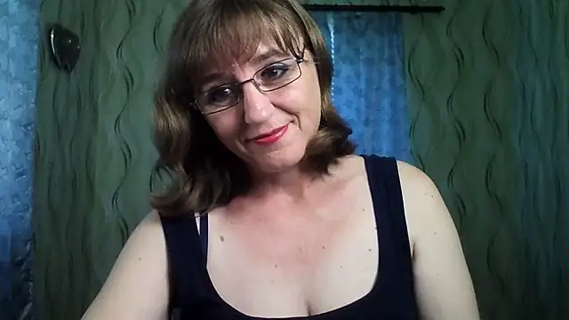 Snapshot of Alisaprice077 chatting on June 21, 6:38 am Alisaprice077 online show from June 21, 6:38 am