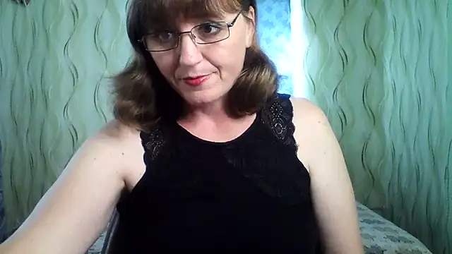 Snapshot of Alisaprice077 chatting on July 16, 2:45 pm Alisaprice077 online show from July 16, 2:45 pm