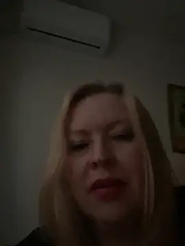 JanieLight53 online show from May 15, 11:56 pm