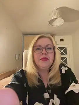 JanieLight53 online show from May 26, 7:54 pm