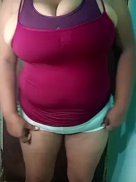 Snapshot of latina_bigtitss chatting on May 1, 5:12 am latina bigtitss online show from May 1, 5:12 am
