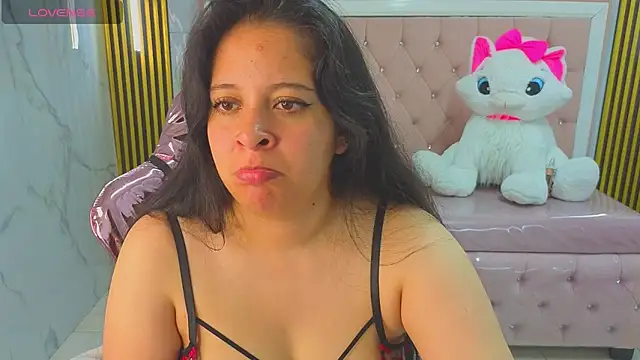 Snapshot of sara_tellez_s chatting on May 8, 3:23 am sara tellez s online show from May 8, 3:23 am