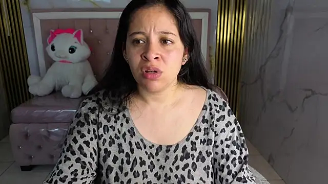 Snapshot of sara_tellez_s chatting on May 28, 3:15 am sara tellez s online show from May 28, 3:15 am