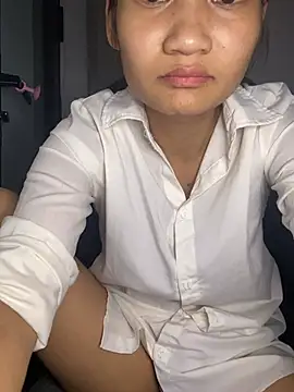 -Lilyn- online show from April 1, 6:16 pm