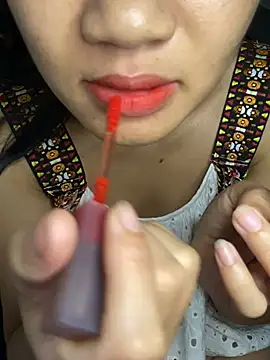 -Lilyn- online show from July 11, 6:10 pm