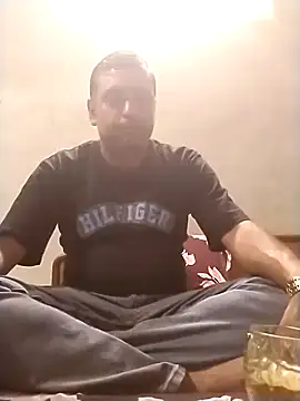 rockym1995 online show from May 1, 1:16 pm