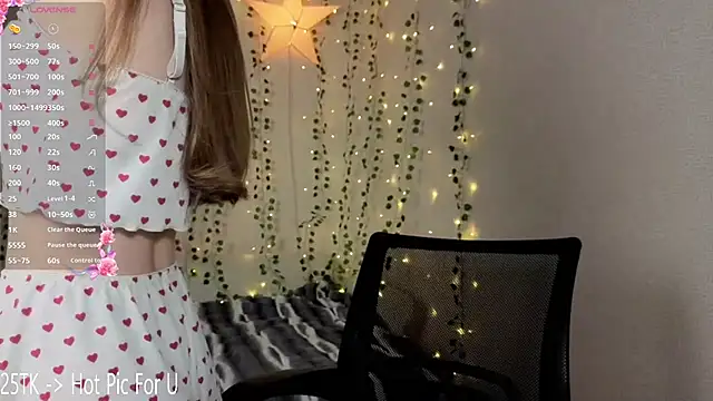 Sweet Pussy Girl online show from April 27, 4:38 pm