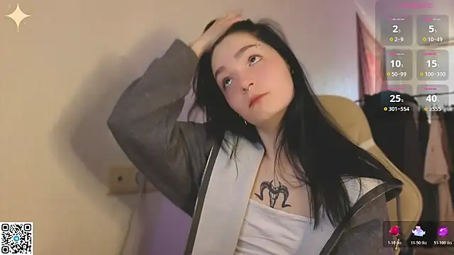 Snapshot of Luna_Moon13 chatting on April 26, 2:31 am Luna Moon13 online show from April 26, 2:31 am