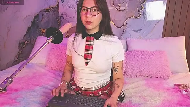 Snapshot of abbycandhy chatting on May 18, 2:23 pm abbycandhy online show from May 18, 2:23 pm