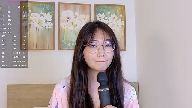 pinkyblooom online show from March 17, 9:12 am