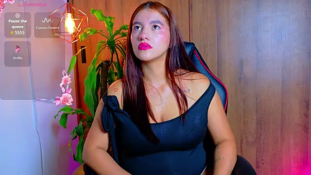 Victoria Rous online show from May 4, 8:38 pm