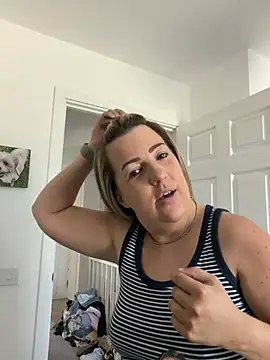 Snapshot of annabellewarick chatting on July 31, 3:55 pm annabellewarick online show from July 31, 3:55 pm