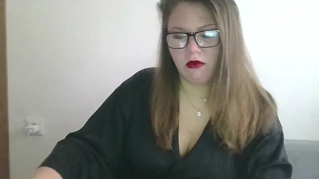 Snapshot of MuseChic_Wild chatting on April 27, 10:13 am MuseChic Wild online show from April 27, 10:13 am