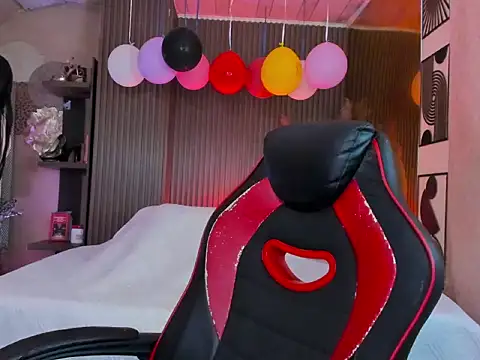 ZaraLuciana online show from April 20, 11:13 am