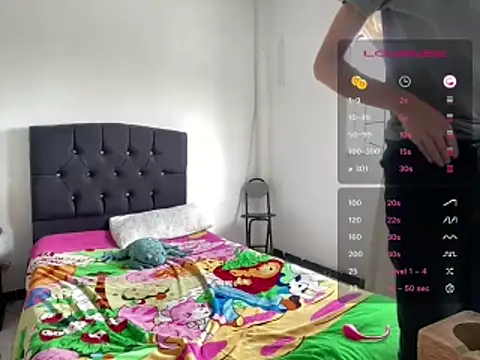 Snapshot of Madoxx_Slim chatting on August 4, 4:09 pm Madoxx Slim online show from August 4, 4:09 pm