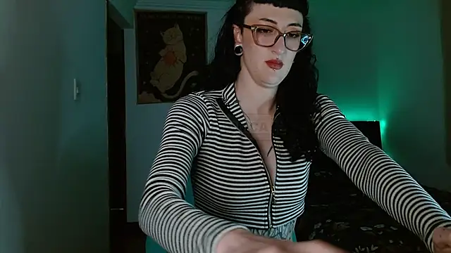 Snapshot of VelvetVal_ chatting on April 11, 2:27 am VelvetVal online show from April 11, 2:27 am
