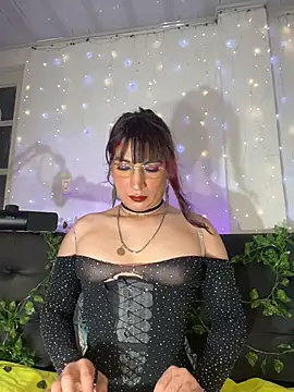 Snapshot of Naughtygirlts chatting on March 13, 9:54 pm Naughtygirlts online show from March 13, 9:54 pm