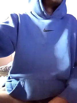 SeuDono  online show from April 15, 1:45 am