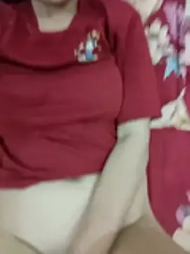 Snapshot of Divya3107 chatting on June 17, 3:35 pm Divya3107 online show from June 17, 3:35 pm