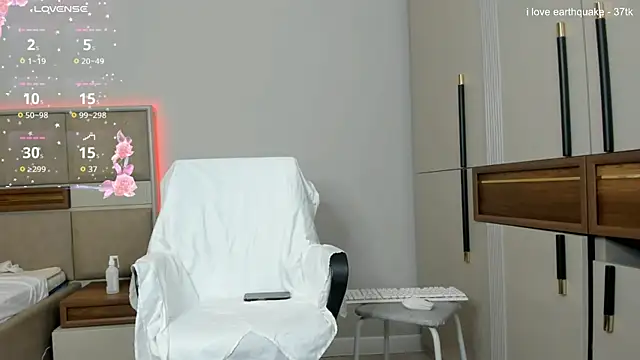 kasumikawa online show from April 2, 12:30 am