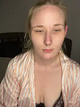 HotPurpleHaze online show from March 17, 11:41 pm