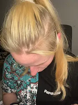 HotPurpleHaze online show from March 26, 10:48 pm