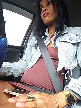 PrettyLeeLee online show from March 23, 5:39 pm