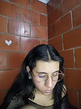 Snapshot of Amanda_x1 chatting on July 6, 9:50 pm Amanda x1 online show from July 6, 9:50 pm