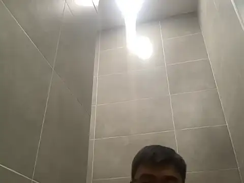 Snapshot of luoj686868 chatting on March 15, 8:42 am luoj686868 online show from March 15, 8:42 am