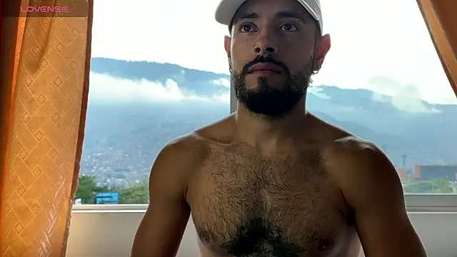 Mateobaer  online show from April 11, 1:15 pm