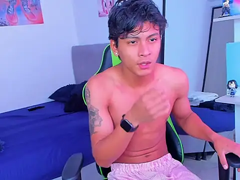 PaulTallx online show from April 13, 4:01 pm