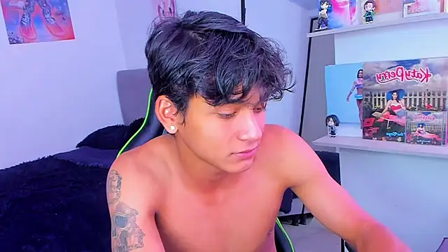 PaulTallx online show from April 22, 7:26 pm