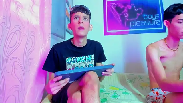 Desire Boys1 online show from April 22, 7:26 pm