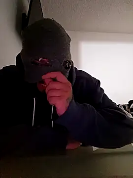 Snapshot of robk911 chatting on March 23, 12:25 am robk911 online show from March 23, 12:25 am