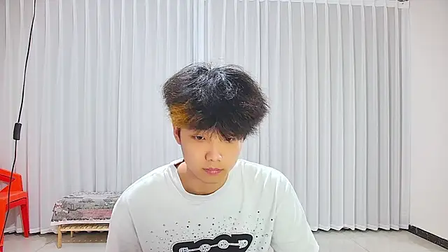 icecream-002 online show from April 7, 6:58 am