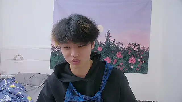 icecream-002 online show from April 11, 11:42 pm